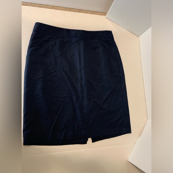 Banana Republic ladies skirt in size 12 - Picture 4 of 12